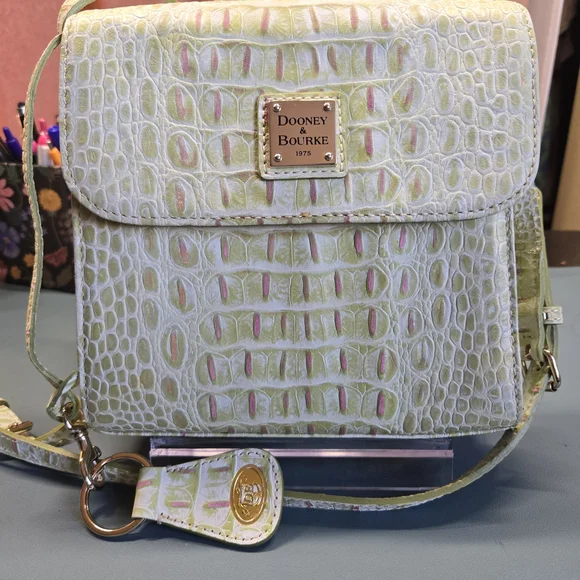 DOONEY & BOURKE Green Croc-Embossed Crossbody Bag - Picture 3 of 10